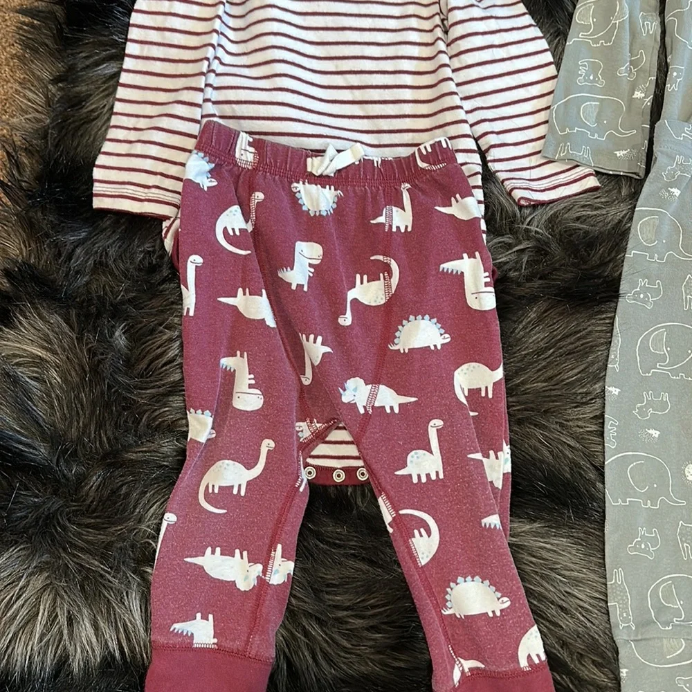 Bundle 2 Carter’s outfits
